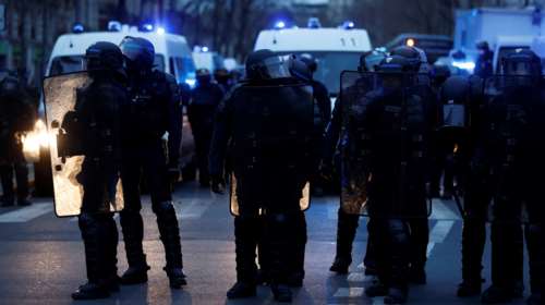 Τρόμος στο Παρίσι: Άνδρας άρχισε να πυροβολεί από το μπαλκόνι του