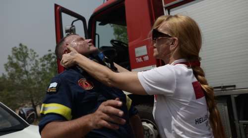 Φωτιά σε σπίτι στο Ρέθυμνο – Στο νοσοκομείο ένας πυροσβέστης