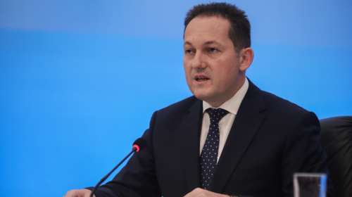 Πέτσας: Με τα κυβερνητικά μέτρα ουσιαστικά καταργείται η ρήτρα αναπροσαρμογής [βίντεο]