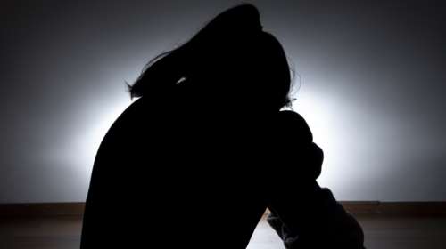 Μαστροπεία στη Ν. Σμύρνη: &quot;Σφιγμένη&quot; και λιγομίλητη η 14χρονη στην κατάθεσή της - Θέμα χρόνου η σύλληψη και του &quot;Ρουσλάν&quot;