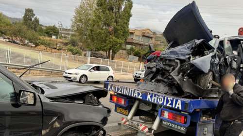 Θανατηφόρα τροχαία: Τρεις νεκροί σε καραμπόλα ΙΧ στα διόδια Αφιδνών - Νεκρός αναβάτης μηχανής στην Αθηνών-Κορίνθου