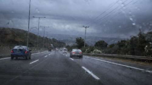 Η κακοκαιρία σάρωσε την Αχαΐα: Παραμένει κλειστή η νέα εθνική οδός στο ρεύμα προς Αθήνα