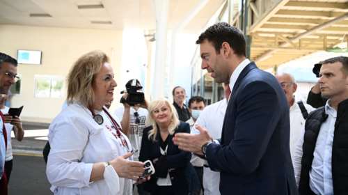 Εντυπωσιάστηκε η Παγώνη με τον Κασσελάκη: Δεν παίζεται στην επικοινωνία - Ο κόσμος δεν σταματούσε να τον αγκαλιάζει