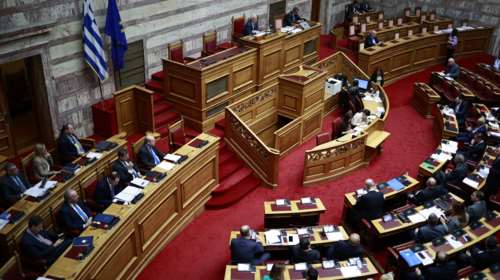 Live η συζήτηση στη Βουλή για το φορολογικό νομοσχέδιο - Ένσταση αντισυνταγματικότητας από τον ΣΥΡΙΖΑ