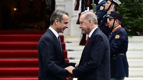 Ελλάδα και Τουρκία υπογράφουν κοινή διακήρυξη φιλίας και συνεργασίας - Τι θα περιλαμβάνει