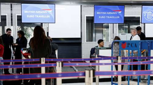 Ξαναρχίζουν οι πτήσεις από απόψε στο αεροδρόμιο Χίθροου - Αύριο αναμένεται να επανέλθει πλήρως σε λειτουργία