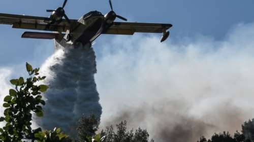 Προς Μάνδρα, Ελευσίνα και Μαγούλα η φωτιά στα Δερβενοχώρια - Μήνυμα από το 112 - Σε ετοιμότητα για εκκένωση τριών οικισμών