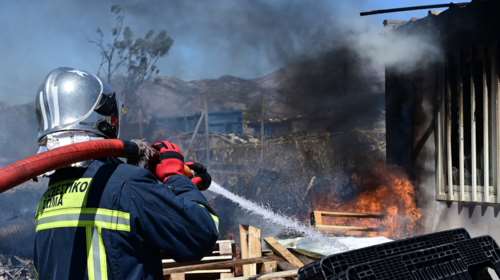 Πυρκαγιά σε χωματερή στη Μήλο - Μεταβαίνουν ακτοπλοϊκώς δυνάμεις της Πυροσβεστικής για ενίσχυση