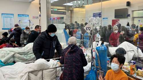 Γιατί προκαλεί ανησυχία η έξαρση του κορονοϊού στην Κίνα: Αναξιόπιστα στοιχεία και φόβοι για νέες μεταλλάξεις