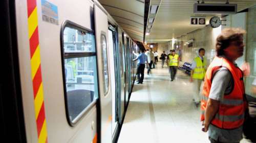 Συναγερμός στο Μετρό: Ανδρας έπεσε στις γραμμές στον σταθμό &quot;Ευαγγελισμός&quot;