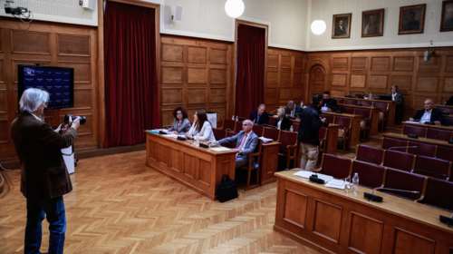 Κόντρα στη Βουλή για το νομοσχέδιο για τα &quot;κόκκινα δάνεια&quot;: &quot;Ελπίζετε στην καταστροφή της χώρας&quot; - &quot;Πολιτική χυδαιότητα&quot;