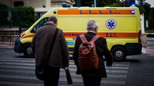 Τροχαίο στο Χαλάνδρι: Συγκρούστηκε μοτοσικλέτα με λεωφορείο - Ένας τραυματίας