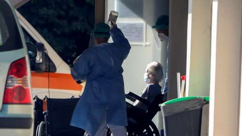 Κορονοϊός: Πώς από τη συναυλία στη Χαλκιδική μολύνθηκε ο οίκος ευγηρίας στη Θεσσαλονίκη