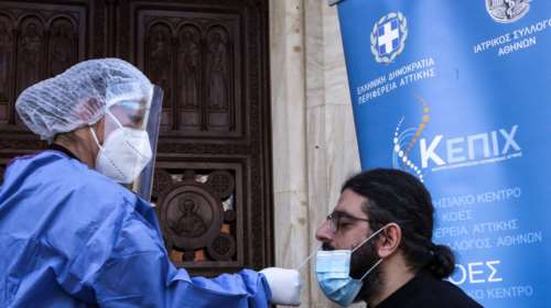 Κικίλιας:  Εμβολιασμοί ακόμη και έξω από εκκλησίες την Κυριακή  - Ισχνή μειοψηφία όσοι αντιδρούν