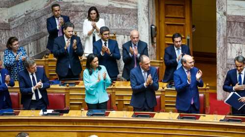 Όλα τα μέτρα που εξήγγειλε ο Κυριάκος Μητσοτάκης: Αυξήσεις σε δημόσιο και ιδιωτικό τομέα, στήριξη σε οικογένειες και νέους