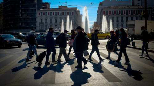 Δημοσκόπηση Interview: 10,9 μονάδες η διαφορά ΝΔ με ΣΥΡΙΖΑ - Το 57,4% διαφωνεί με το αίτημα Τσίπρα για πρόωρες εκλογές