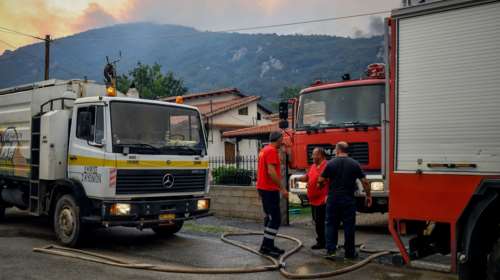 Βελτιωμένη η εικόνα της φωτιάς στον Φενεό Κορινθίας - Χωρίς ενεργό μέτωπο [βίντεο]