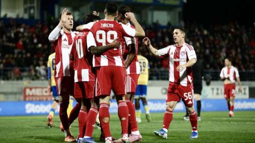 Superleague: Πέρασε εύκολα από την Τρίπολη και έπιασε κορυφή ο Ολυμπιακός