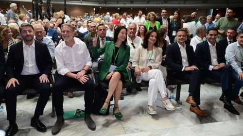 Δημοσκόπηση Οpinion Poll: Μάχη Ανδρουλάκη-Δούκα για την προεδρία του ΠΑΣΟΚ- Ποιος μπορεί να κερδίσει τον Μητσοτάκη