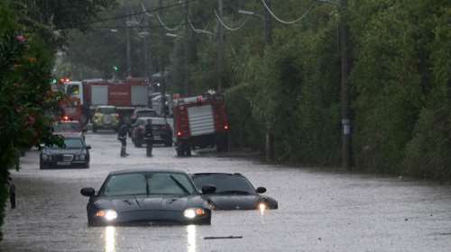 Προβλήματα από την κακοκαιρία σε αρκετές περιοχές  - Διακοπές ρεύματος σε Χαλκιδική και Σέρρες [βίντεο]