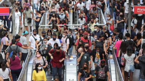 Συναγερμός από το ΕΚΠΑ: Πιο μολυσματική και επικίνδυνη η βραζιλιάνικη μετάλλαξη - Ποιους προσβάλλει