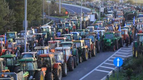 Η κυβέρνηση &quot;θυσιάζει&quot; Χασάπη και Σεμερτζίδου για να εξευμενίσει τους αγρότες - Σήμα για να μείνουν ανοιχτοί οι δρόμοι