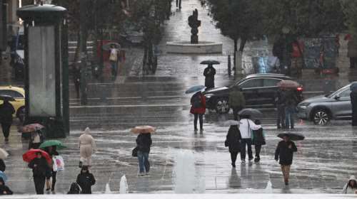 Καιρός: Βροχές, καταιγίδες και πτώση θερμοκρασίας – Άστατη Τσικνοπέμπτη, πού θα χτυπήσει η κακοκαιρία