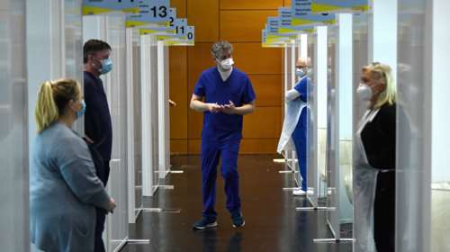 Κορονοϊός - ECDC: Η τρίτη δόση του εμβολίου μπορει να μειώσει τις νοσηλείες στην Ευρώπη έως και κατά 800.000