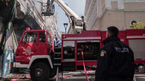 Συναγερμός στην Πυροσβεστική: Φωτιά σε καμινάδα εστιατορίου στο κέντρο της Αθήνας
