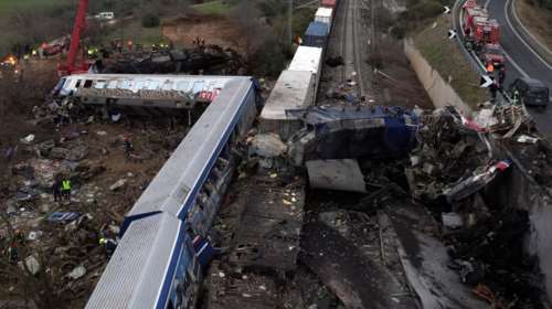 Τραγωδία στα Τέμπη: Υπερκατανάλωνε ρεύμα η γραμμή, κατάλαβαν ότι υπάρχει και άλλο τρένο, τηλεφώνησαν σε σταθμάρχες αλλά...
