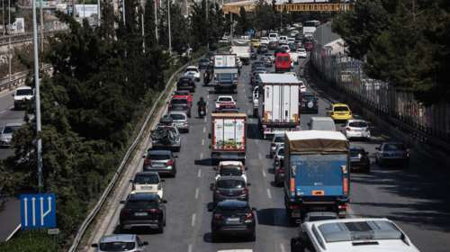 Στο κόκκινο οι δρόμοι της Αθήνας: Σοβαρό τροχαίο στον Κηφισό – Τεράστιο μποτιλιάρισμα