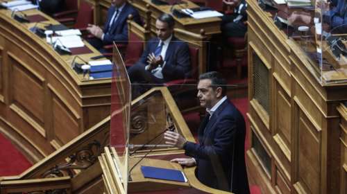 Νέα ερώτηση Τσίπρα σε Μητσοτάκη για τις υποκλοπές: Παρακολουθούσε η ΕΥΠ τους 33 της λίστας;