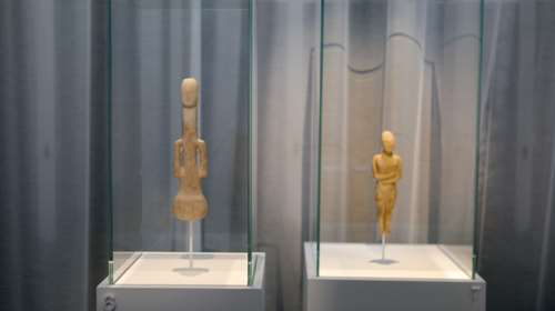 Μενδώνη: Οι 161 κυκλαδικές αρχαιότητες της συλλογής Stern θα επιστρέψουν στην Ελλάδα