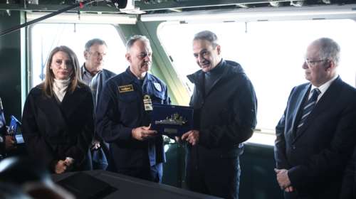 Νίνα Κασιμάτη: Οι φωτογραφίες στη φρεγάτα Κίμων, η ενόχληση στον ΣΥΡΙΖΑ και οι φήμες για άμεση μεταγραφή στο ΠΑΣΟΚ