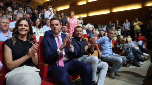 Παιχνίδι για γερά νεύρα στον ΣΥΡΙΖΑ - Βαθαίνει το ρήγμα στο εσωτερικό του, σε ελεύθερη πτώση τα ποσοστά του