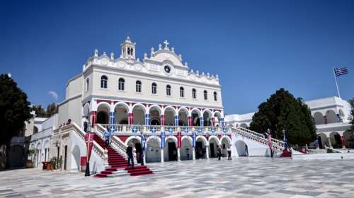 Εορτολόγιο: Μεγάλη γιορτή σήμερα, Πέμπτη 15 Αυγούστου - Όλα τα ονόματα που γιορτάζουν