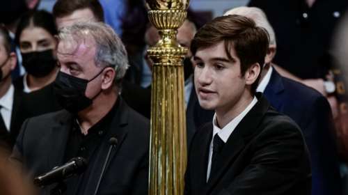 Συγκλόνισαν τα παιδιά της Φώφης Γεννηματά, καθώς αποχαιρετούσαν τη μητέρα τους- &quot;Θα μας λείψει το χάδι σου&quot; [Βίντεο]