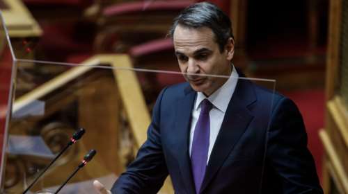 Βουλή- Μητσοτάκης: Γιατί επιτρέψαμε την ελεύθερη μετακίνηση το Σαββατοκύριακο και το άνοιγμα του λιανεμπορίου