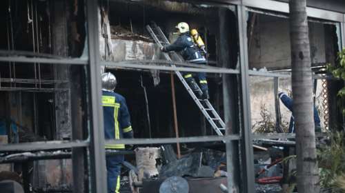 &quot;Το εστιατόριο ανήκει σε δύο επώνυμες κυρίες&quot; - Μαρτυρία από τη μεγάλη φωτιά στη Νέα Σμύρνη [βίντεο]