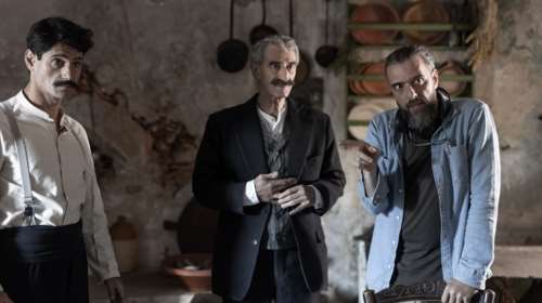 Οι πρώτες εικόνες από τη νέα σειρά του Σωτήρη Τσαφούλια για μία από τις μεγαλύτερες μαζικές δολοφονίες στην Ελλάδα