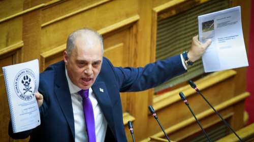 Πρόταση δυσπιστίας - Βελόπουλος: &quot;Βρέθηκαν από ένα μέχρι έξι δοχεία διαλυτών καυσίμων - Αυτά έκαψαν τα παιδιά&quot;