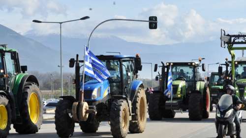 Στην κόψη του ξυραφιού η σύγκρουση των αγροτών με την κυβέρνηση - Πυρά και από Σαμαρά-Καραμανλή
