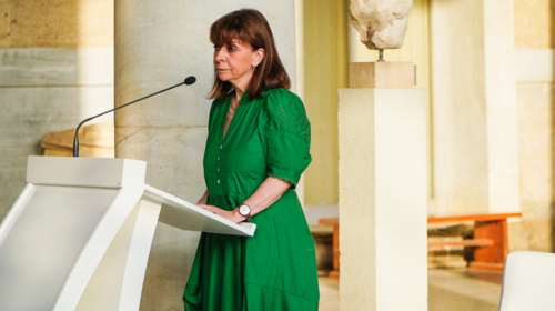 Η Σακελλαροπούλου για την απόφαση κατά των αμβλώσεων στις ΗΠΑ: Ανοικτή πολιτισμική σύγκρουση στην ήδη διχασμένη Αμερική