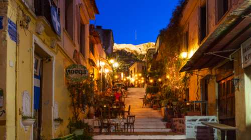 Σημαντικό: Το ΣτΕ αποφασίζει για τη χρήση ακινήτων ως Airbnb στην Πλάκα