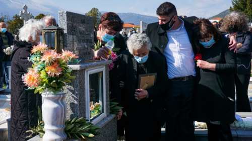 &quot;Δεν θα δεχτούμε ούτε ένα ευρώ για τη δολοφονία του πατέρα μου&quot; - Ο γιος του Γιώργου Καραϊβάζ μιλάει για πρώτη φορά