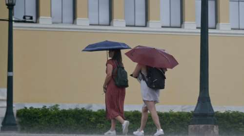 Τα καπρίτσια του καιρού την Παρασκευή: Μπόρες, βροχές και καταιγίδες - Η πρόγνωση του Σάκη Αρναούτογλου [βίντεο]