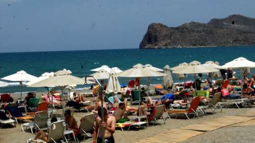 Αγία Μαρίνα: Στον Εισαγγελέα οι δύο από τους έξι που ξεγύμνωσαν την 26χρονη στην πλαζ και το μετέδιδαν live