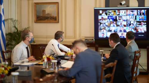 Συνεδριάζει το υπουργικό συμβούλιο με &quot;βαριά&quot; ατζέντα: Επικουρικές συντάξεις και αλλαγές στα σχολεία