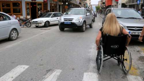 Προσωπικός βοηθός: Παράταση έως 15 Ιουνίου για τις αιτήσεις - Οι δικαιούχοι και τα έγγραφα που χρειάζονται