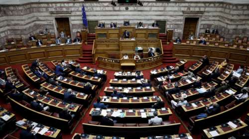 Αναστάτωση στη Βουλή: Τηλεφώνημα - φάρσα για βόμβα την ώρα της ψηφοφορίας για την ΑΟΖ με την Αίγυπτο